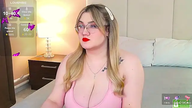 Nancy Mooree online show from 23, 9, 2025