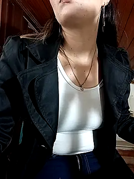 merlinaadams  online show from 10, 10, 2025