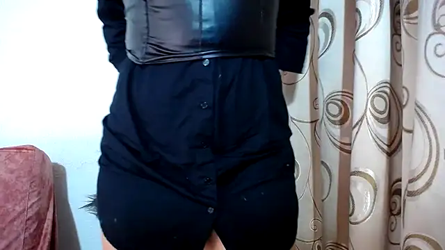 merlinaadams  online show from 8, 3, 2025