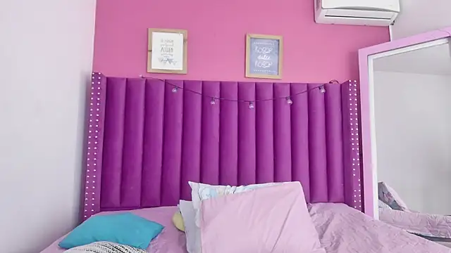 littleebonny online show from 17, 12, 2025