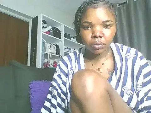 Snapshot of sweet_bigclit chatting on 15, 10, 2025 sweet bigclit online show from 15, 10, 2025