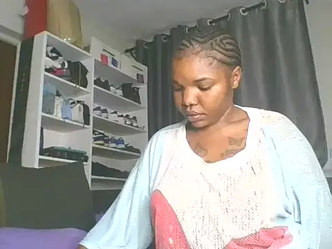 Snapshot of sweet_bigclit chatting on 27, 9, 2025 sweet bigclit online show from 27, 9, 2025