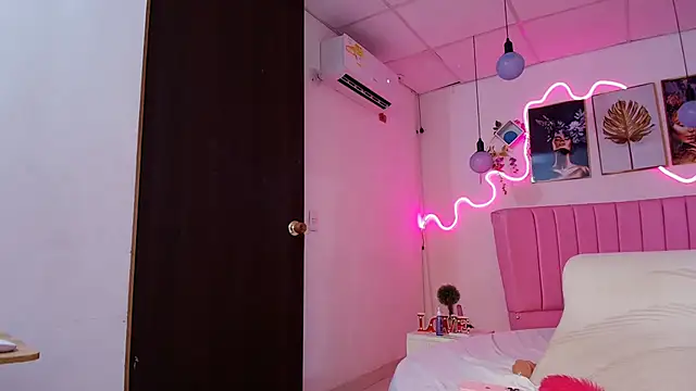 Azul horney online show from 24, 2, 2025