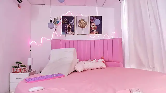 Azul horney online show from 4, 10, 2025