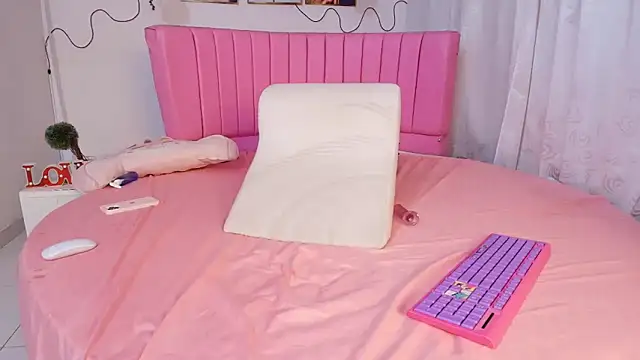 Azul horney online show from 21, 2, 2025