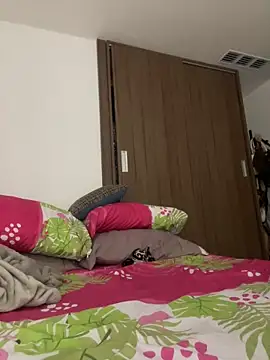 Charlotee  online show from 27, 9, 2025