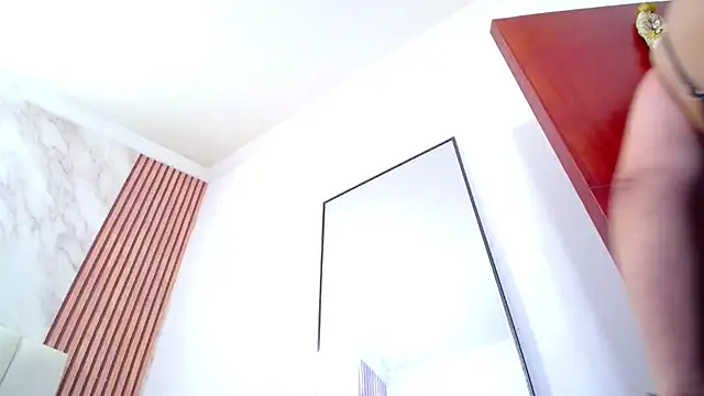 Anabella Thompson online show from 13, 11, 2025