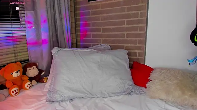 liam oficial02 online show from 6, 2, 2026