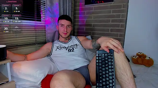 liam oficial02 online show from 3, 6, 2026