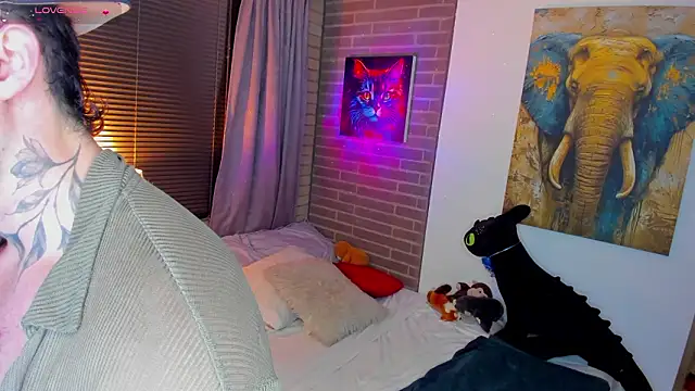 liam oficial02 online show from 24, 3, 2026