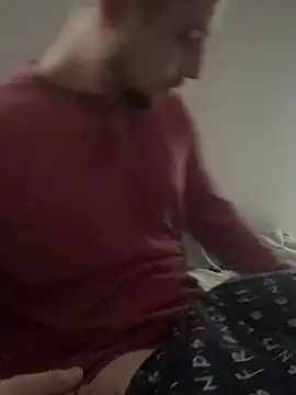 Snapshot of justinj27 chatting on 8, 2, 2025 justinj27 online show from 8, 2, 2025