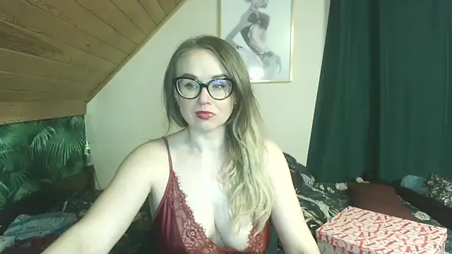 MilfKendra4U online show from 18, 5, 2026