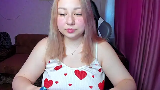 Snapshot of Milafoxxxy chatting on 14, 10, 2025 Milafoxxxy online show from 14, 10, 2025