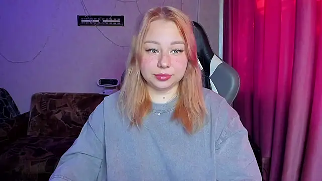 Snapshot of Milafoxxxy chatting on 9, 10, 2025 Milafoxxxy online show from 9, 10, 2025