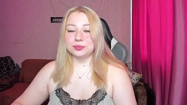 Snapshot of Milafoxxxy chatting on 16, 11, 2025 Milafoxxxy online show from 16, 11, 2025