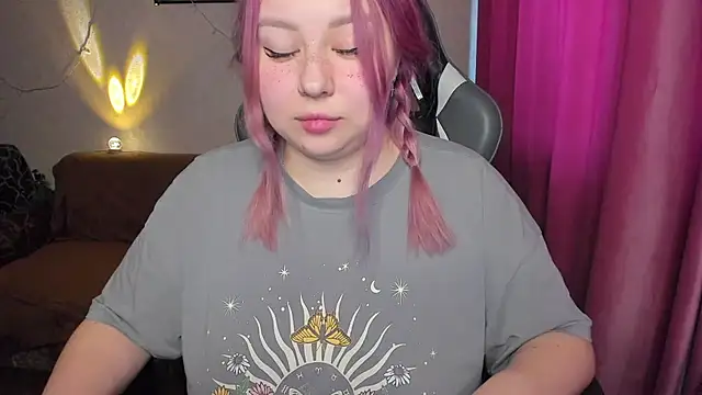 Snapshot of Milafoxxxy chatting on 30, 11, 2025 Milafoxxxy online show from 30, 11, 2025