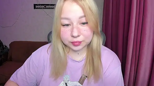 Snapshot of Milafoxxxy chatting on 15, 11, 2025 Milafoxxxy online show from 15, 11, 2025