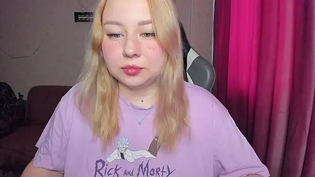 Snapshot of Milafoxxxy chatting on 5, 11, 2025 Milafoxxxy online show from 5, 11, 2025