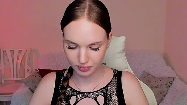 Snapshot of MishkaMe chatting on 10, 7, 2026 MishkaMe online show from 10, 7, 2026