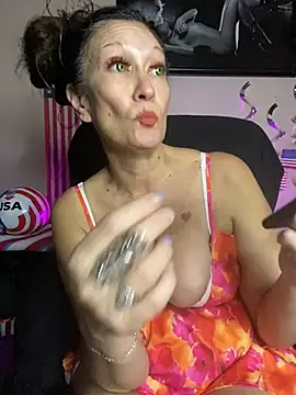 Snapshot of TheDime chatting on 8, 7, 2026 TheDime online show from 8, 7, 2026