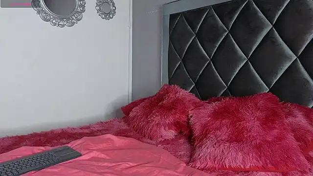 Taiissa  online show from 7, 2, 2026