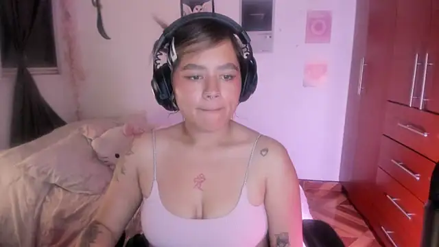 StephaniFox online show from 8, 3, 2026