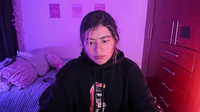 StephaniFox online show from 12, 10, 2025