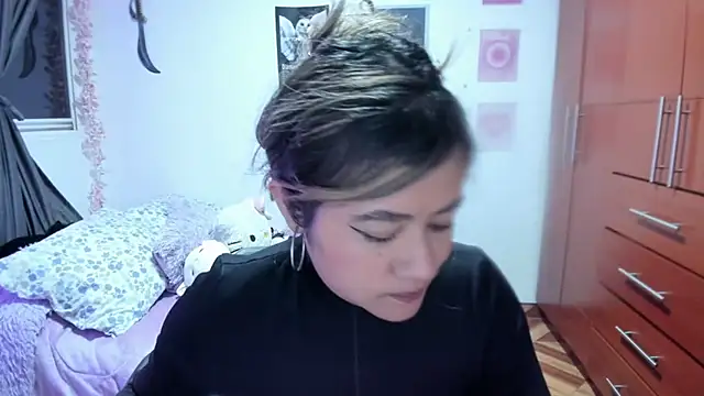 StephaniFox online show from 7, 4, 2026