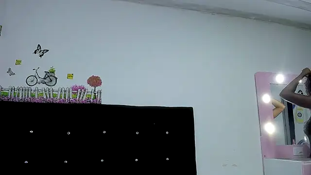 LariissaWilson online show from 12, 9, 2025