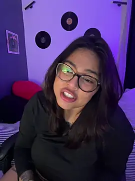 miacanela xo online show from 5, 4, 2026