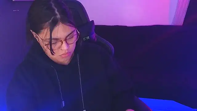 miacanela xo online show from 25, 9, 2025