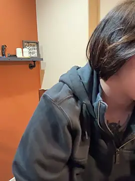 miacanela xo online show from 8, 3, 2025