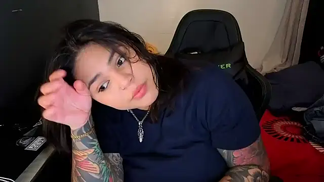 miacanela xo online show from 22, 4, 2026