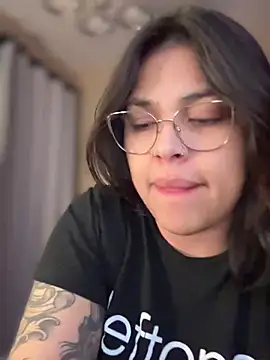 miacanela xo online show from 17, 3, 2025