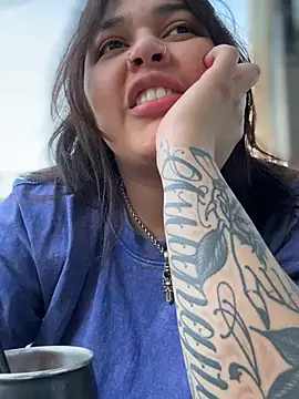 miacanela xo online show from 13, 4, 2026