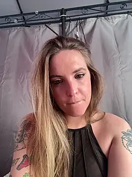 Snapshot of LiliMorganxxx chatting on 21, 4, 2026 LiliMorganxxx online show from 21, 4, 2026