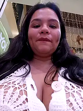 Snapshot of Julieta-tits chatting on 15, 12, 2024 Julieta-tits online show from 15, 12, 2024
