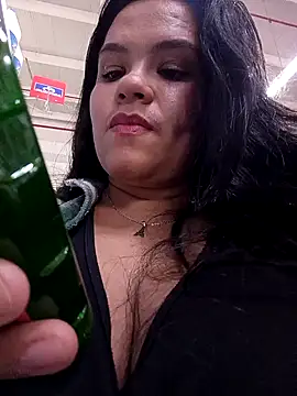 Snapshot of Julieta-tits chatting on 28, 1, 2025 Julieta-tits online show from 28, 1, 2025