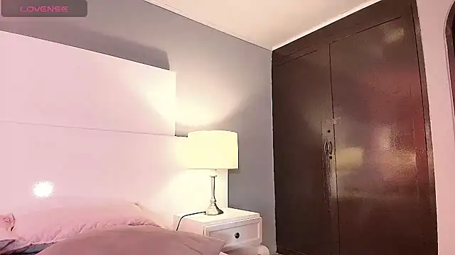 Snapshot of Tamaraakins chatting on 8, 10, 2025 Tamaraakins online show from 8, 10, 2025