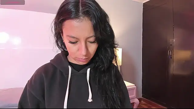 Snapshot of Tamaraakins chatting on 10, 11, 2025 Tamaraakins online show from 10, 11, 2025