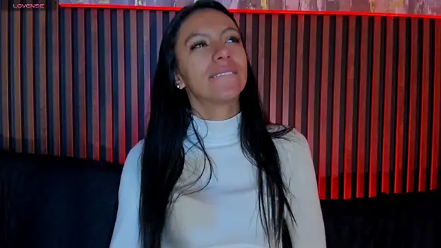 Snapshot of Tamaraakins chatting on 12, 11, 2025 Tamaraakins online show from 12, 11, 2025