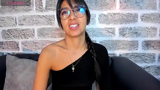 Snapshot of Tamaraakins chatting on 10, 3, 2025 Tamaraakins online show from 10, 3, 2025