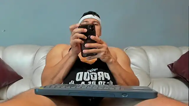 derekk frostt online show from 8, 9, 2025