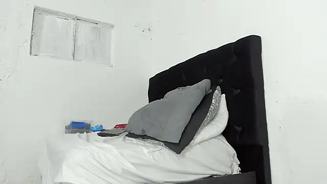 lana whitee online show from 4, 11, 2025