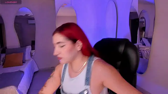 ViolettCastel online show from 1, 10, 2025