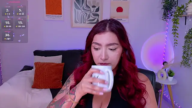 Snapshot of ViolettCastel chatting on 15, 6, 2026 ViolettCastel online show from 15, 6, 2026