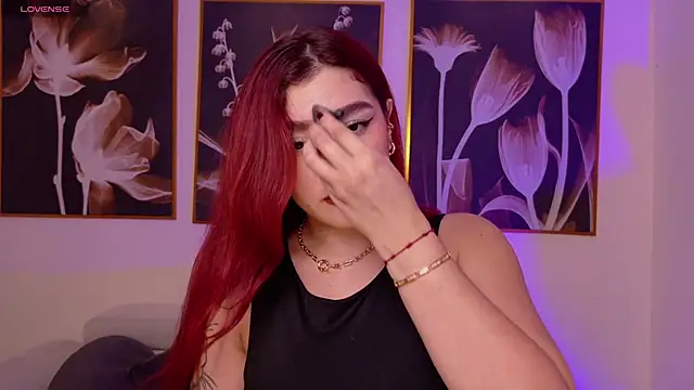 ViolettCastel online show from 3, 3, 2026