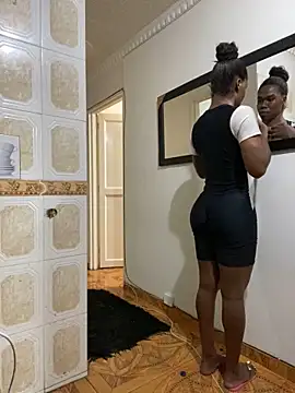 sweetsarabig22cm online show from 23, 11, 2025