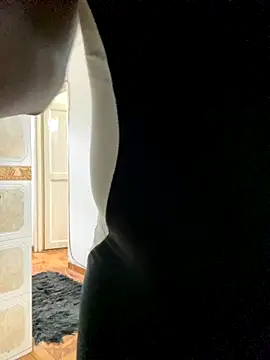 sweetsarabig22cm online show from 20, 9, 2025