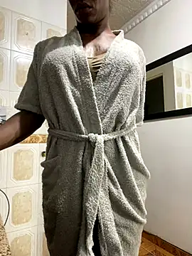 sweetsarabig22cm online show from 1, 12, 2025